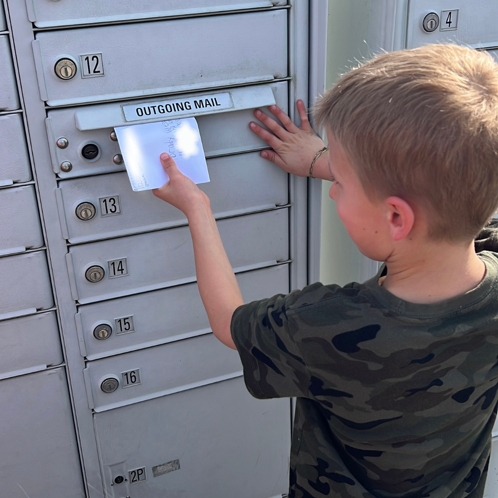 Mailbox Kid