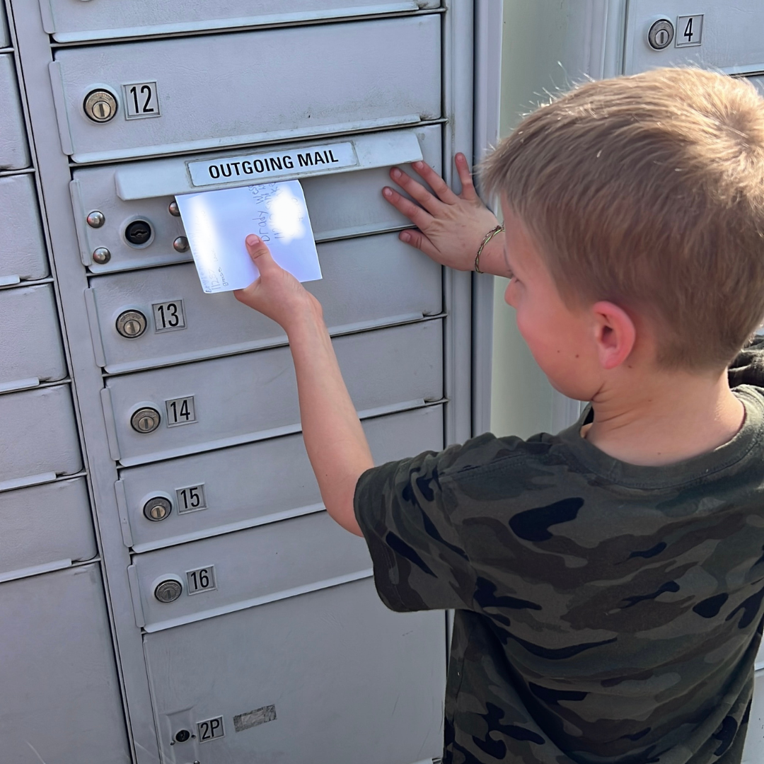 Mailbox Kid